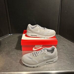 Nike Air Max 1 2.0 Size 11.5 Men